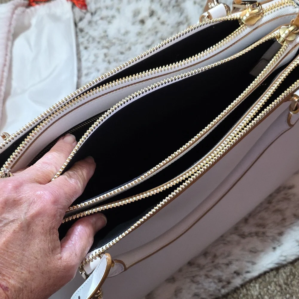 Coach Burough Bag - Picture 14 of 17